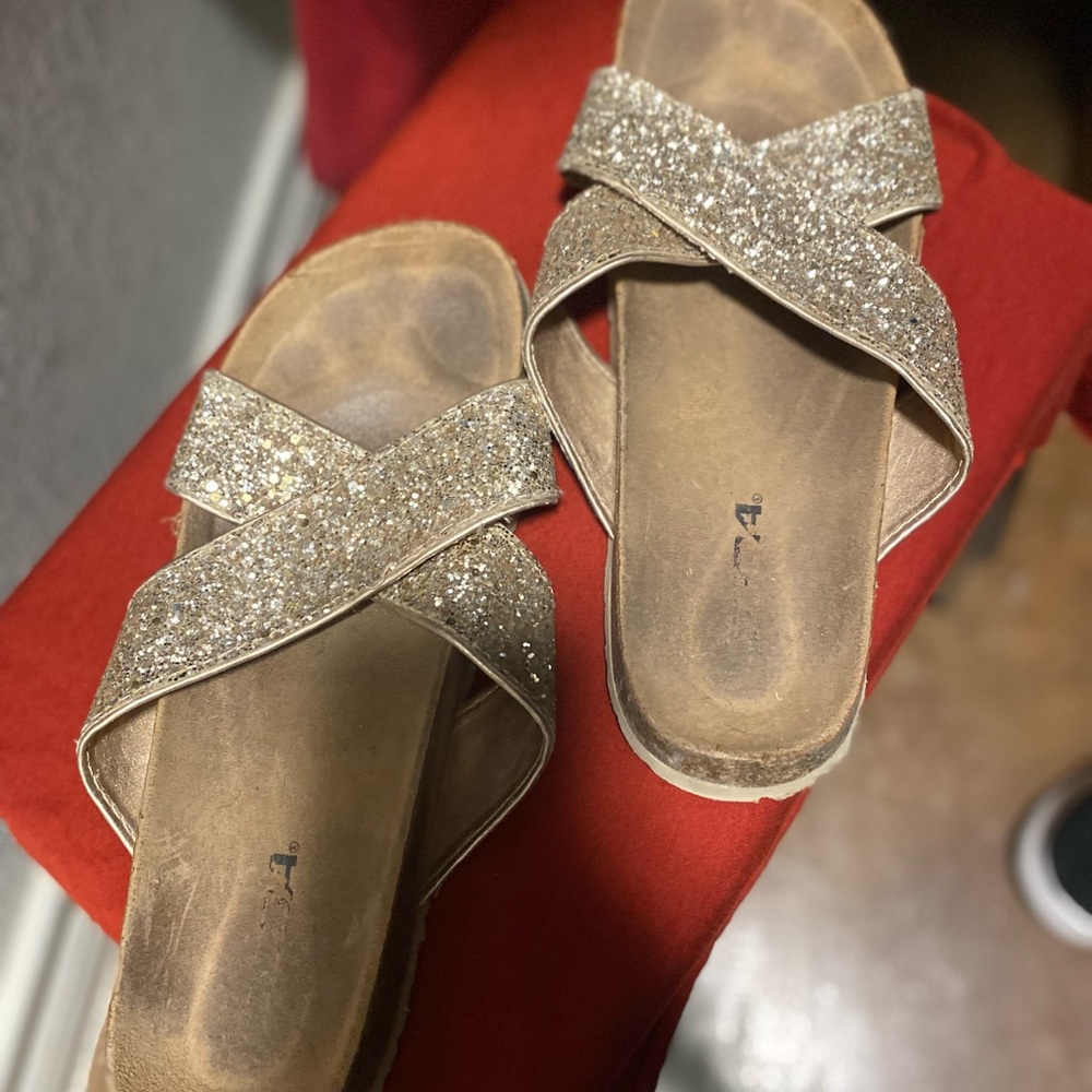 Soda slide sandal